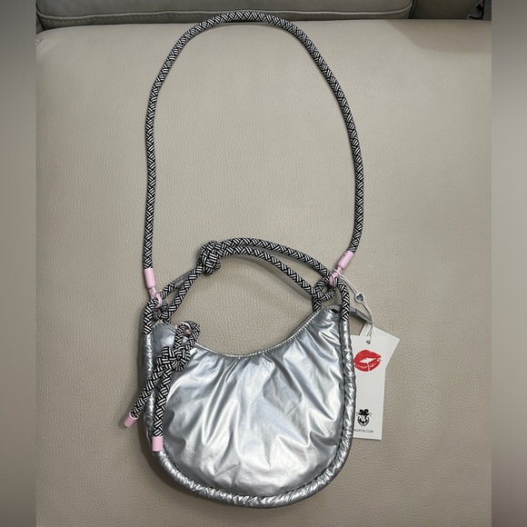 NWT - Wildfox Women’s 2 in 1 Crossbody/Shoulder Bag - Picture 3 of 9